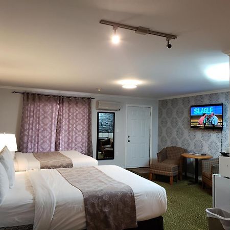 Regency Inn & Suites Cornwall Exteriér fotografie