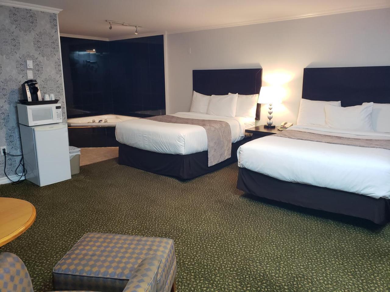 Regency Inn & Suites Cornwall Exteriér fotografie
